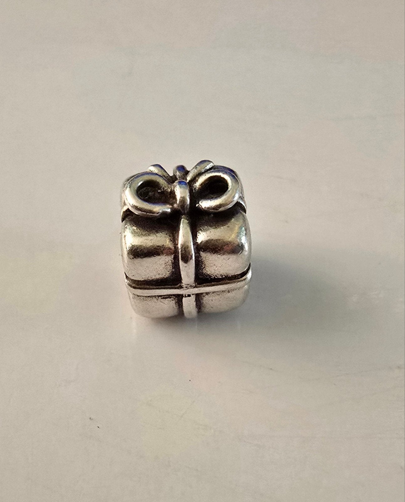 Prachtige originele zilveren Pandora bedel - cadeautje, Ophalen of Verzenden, Zo goed als nieuw, Zilver, Pandora