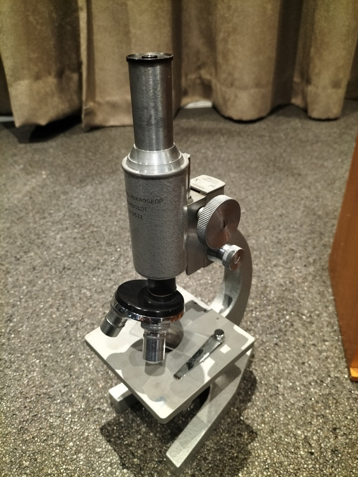 Vintage Kosmos Humboldt Microscoop met Houten Kist, Ophalen of Verzenden, Gebruikt, Minder dan 400x, Biologische microscoop