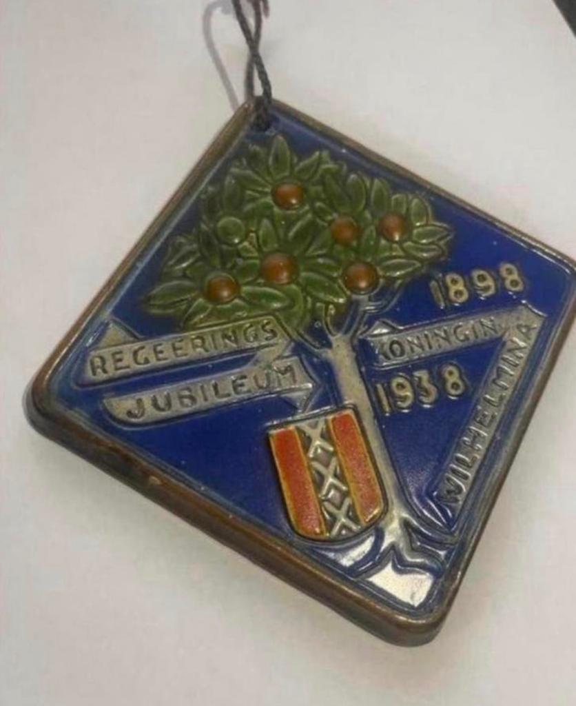 Antieke tegel Jubileum Koningin Wilhelmina 1898-1938, Antiek en Kunst, Antiek | Wandborden en Tegels, Ophalen of Verzenden