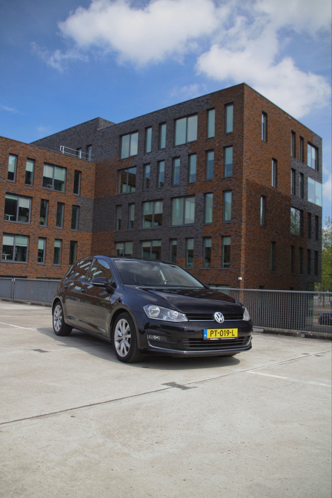 Volkswagen Golf 1.6 TDI 5D DSG 2016 Zwart, Auto's, Volkswagen, 4 cilinders, 1239 kg, Alcantara, Zwart