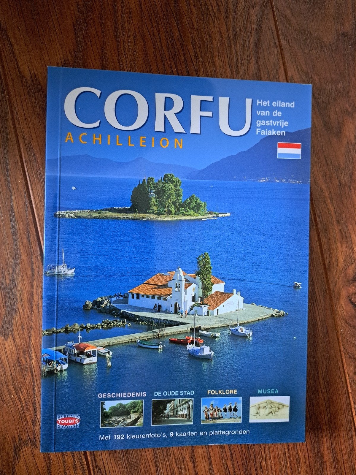 Corfu Achilleion Reisgids - Het eiland van de gastvrije, Europa, Zo goed als nieuw, Reisgids of -boek, Ophalen