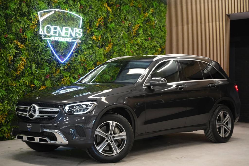 Mercedes-Benz GLC-klasse 300e 4MATIC / Camera / CarPlay / Wi, Auto's, Mercedes-Benz, Automaat, Gebruikt, Zwart, 4 cilinders