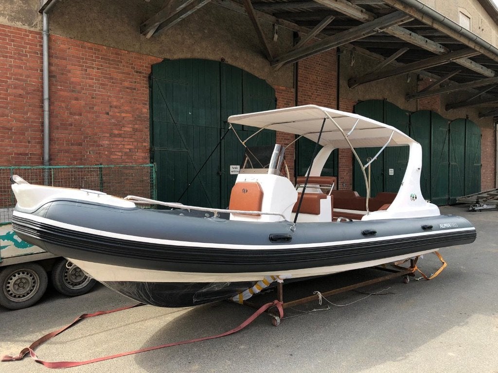 Alpha Rib Pro incl Pega Trailer, Watersport en Boten, Rubberboten, Gebruikt, 300 pk, Zonnedek, Mercury