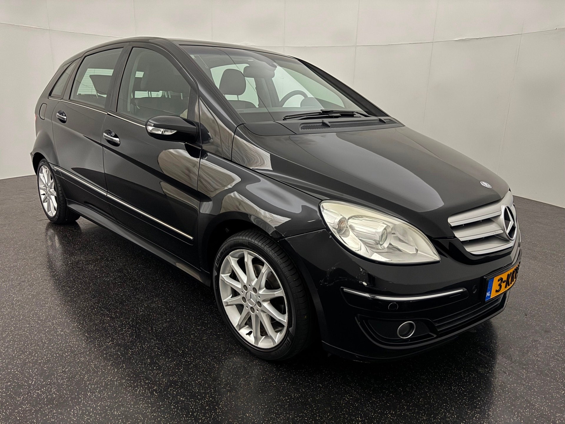 Mercedes-Benz B-klasse 200 Aut Trekhaak/Pano/Leder, Auto's, 136 pk, Gebruikt, 4 cilinders, 1290 kg