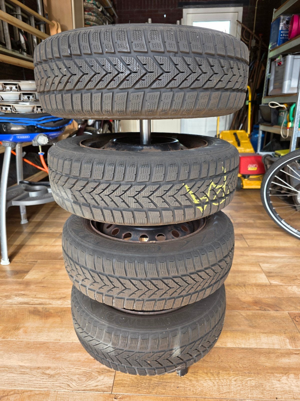 Vredenstein winterbanden 175/65 R14 met velgen, Ophalen, Gebruikt, Banden en Velgen, Winterbanden