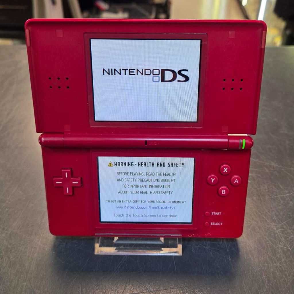 Nintendo DS Lite Rood - Incl. Lader + Opbergtas, Spelcomputers en Games, Nintendo, Zo goed als nieuw, Support@nintendo.com, 11-1 Hokotate-cho, Kamitoba, Minami-ku
Kyoto 601-8501
Japan