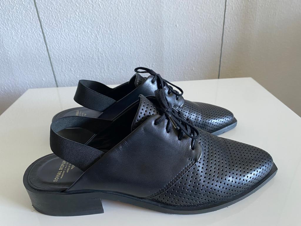 Royal RepubliQ zwarte dames schoenen, echt leer, maat 40., Ophalen of Verzenden, Zo goed als nieuw, Instappers, Zwart