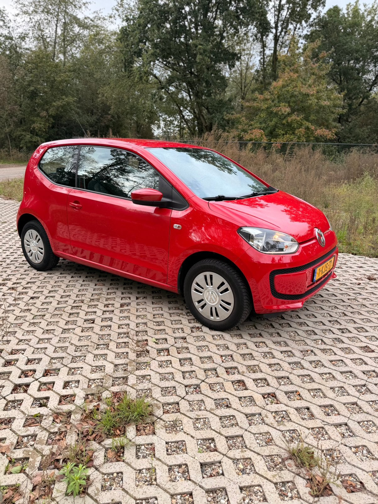 Volkswagen up! Automaat 1.0 44KW AUT 2013 Rood, Auto's, 4 stoelen, 23 km/l, Origineel Nederlands, Particulier
