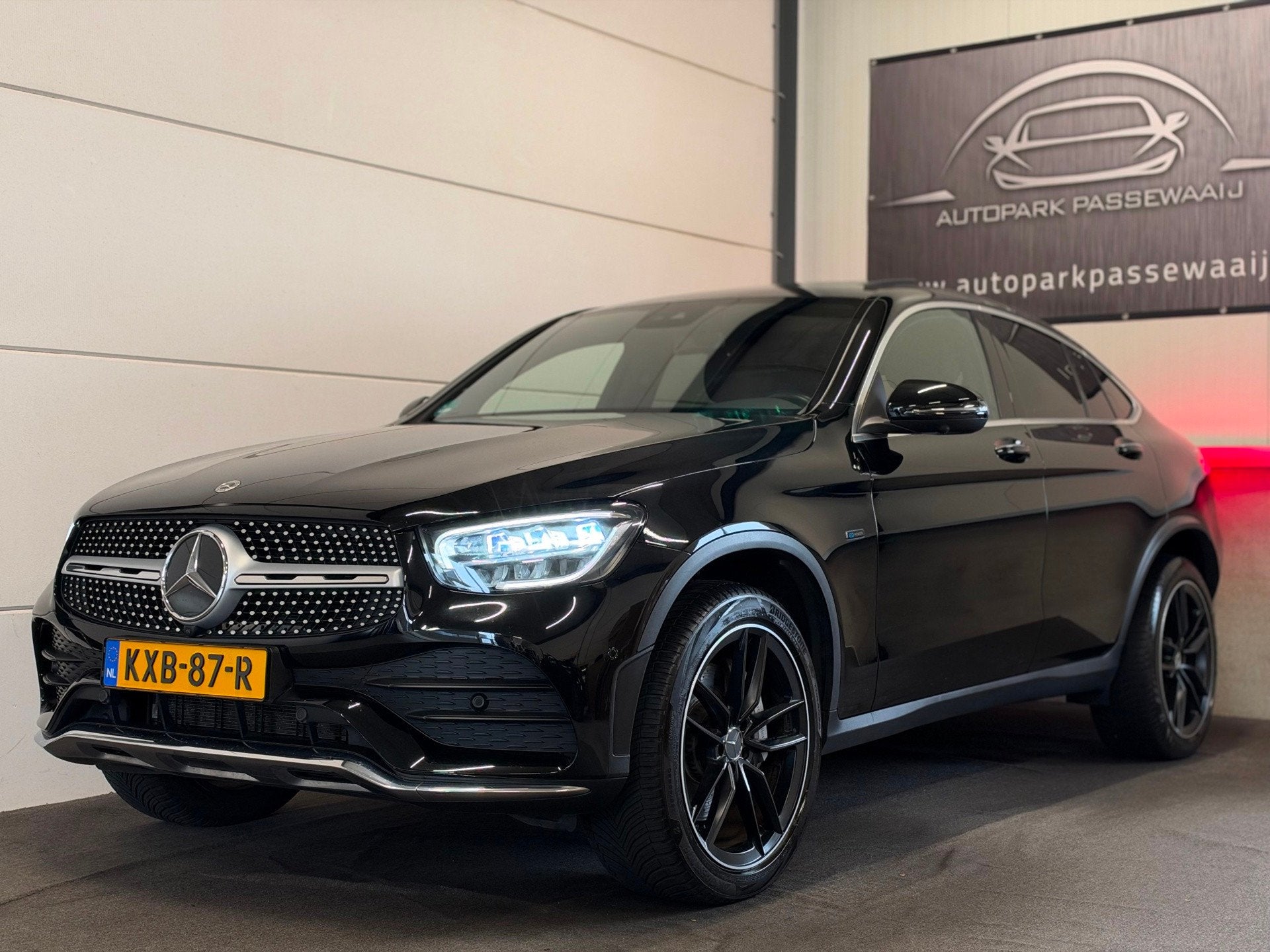 Mercedes-Benz GLC-klasse Coupé 300e 4MATIC AMG Pano, ACC, 3, Auto's, Automaat, Gebruikt, Euro 6, 4 cilinders