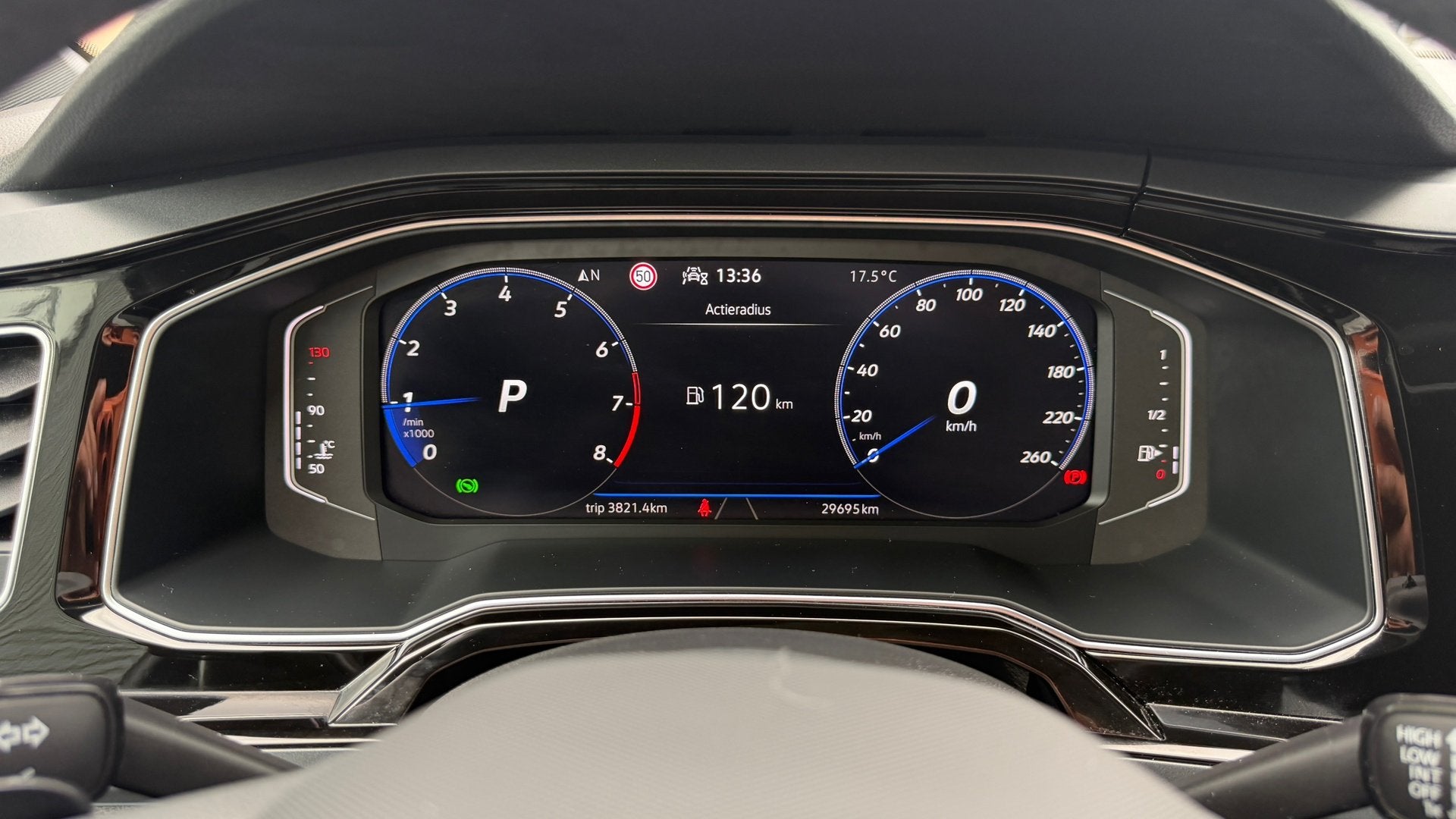 Volkswagen Taigo 1.0 TSI R-Line Panoramdak|Stoelverwarming|C, Auto's, Automaat, Gebruikt, Zwart, Origineel Nederlands