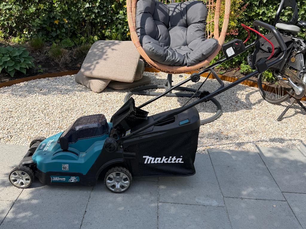 Makita DLM382 Accu grasmaaier, Ophalen, Cirkelmaaier, Gebruikt, Accu-grasmaaier