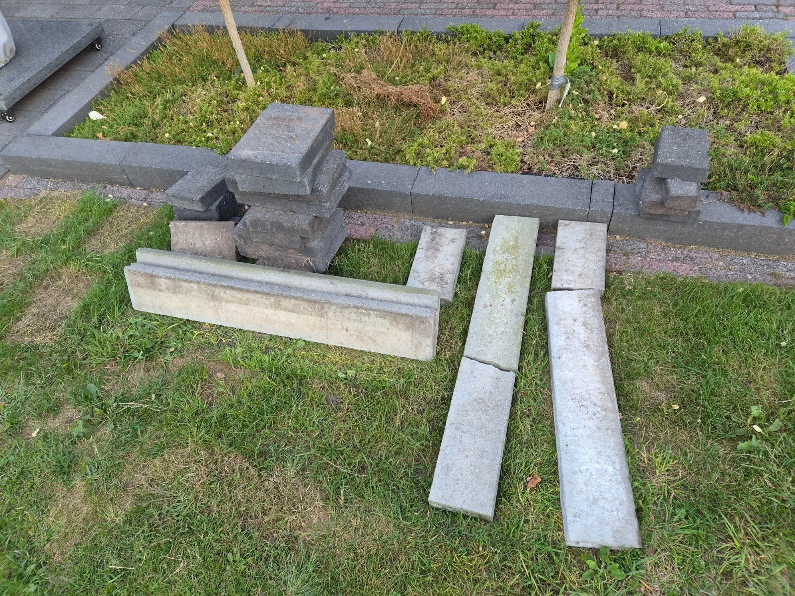 20x30 tegels en opsluitbanden GRATIS, Ophalen, Gebruikt, Grijs, Overige typen