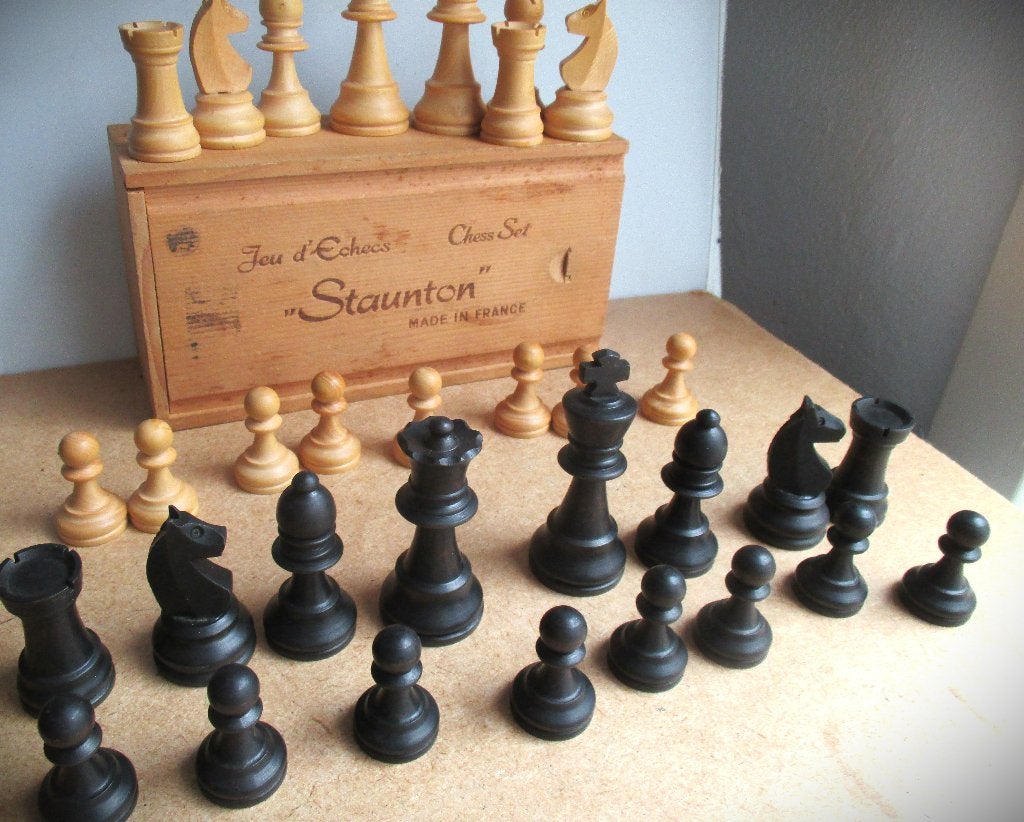 Staunton Schaakstukken in Bewaardoos~Frans~Houten schaak, Ophalen of Verzenden, Minder dan 500 stukjes, Gebruikt, Schaken