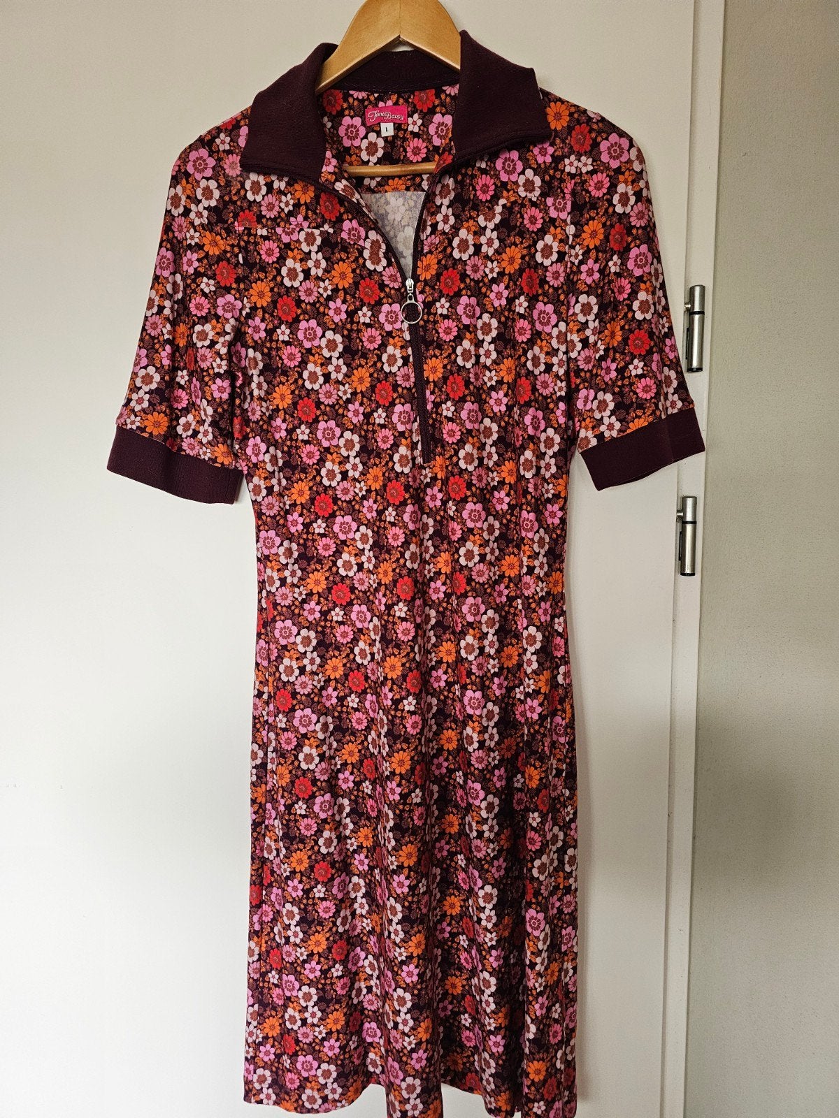 Tante Betsy jurk met bloemenprint en rits, Tante Betsy, Maat 42/44 (L), Ophalen of Verzenden, Knielengte