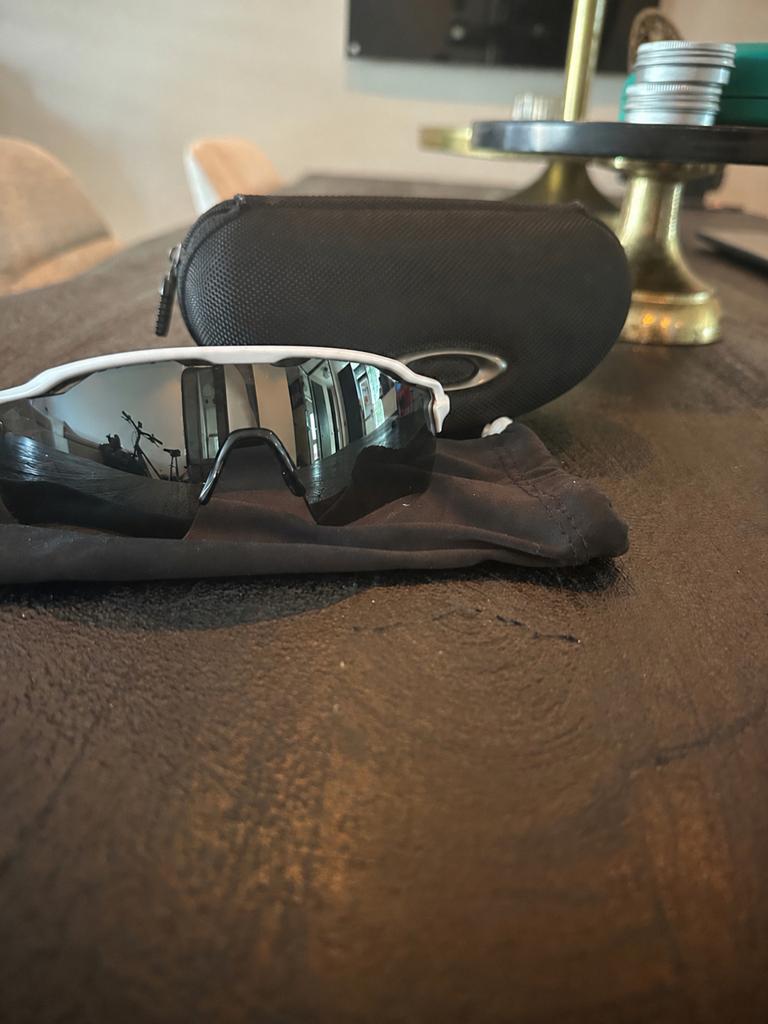 Oakley Sutro Lite Zonnebril Wit/Zwart, Ophalen, Zonnebril, Wit, Zo goed als nieuw
