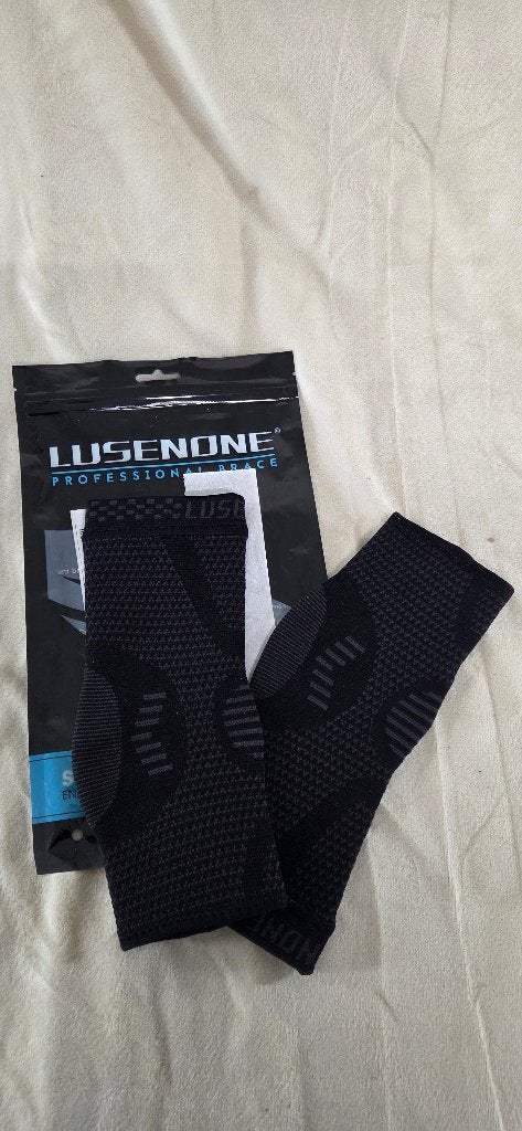 Lusenone elleboog / knie brace maat M, Diversen, Ophalen of Verzenden, Nieuw