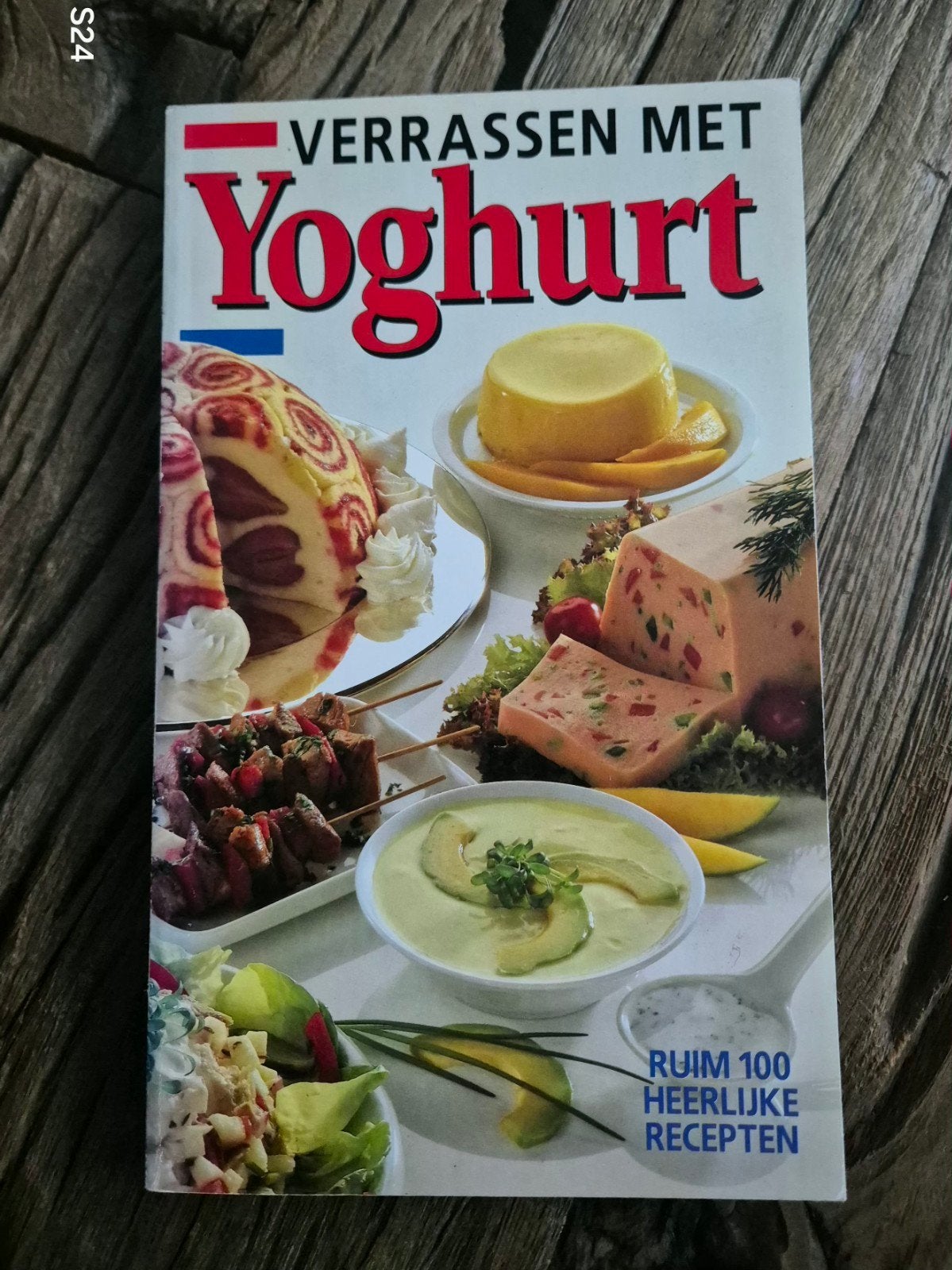 Verrassen met Yoghurt: Meer dan 100 recepten, Gelezen, Het Nederlands Zuivelbureau, Ophalen of Verzenden, Overige typen