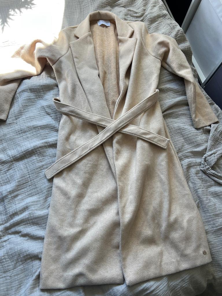 beige melting stockholm trenchcoat met riem maat s, Beige, Ophalen of Verzenden, Zo goed als nieuw, Maat 36 (S)