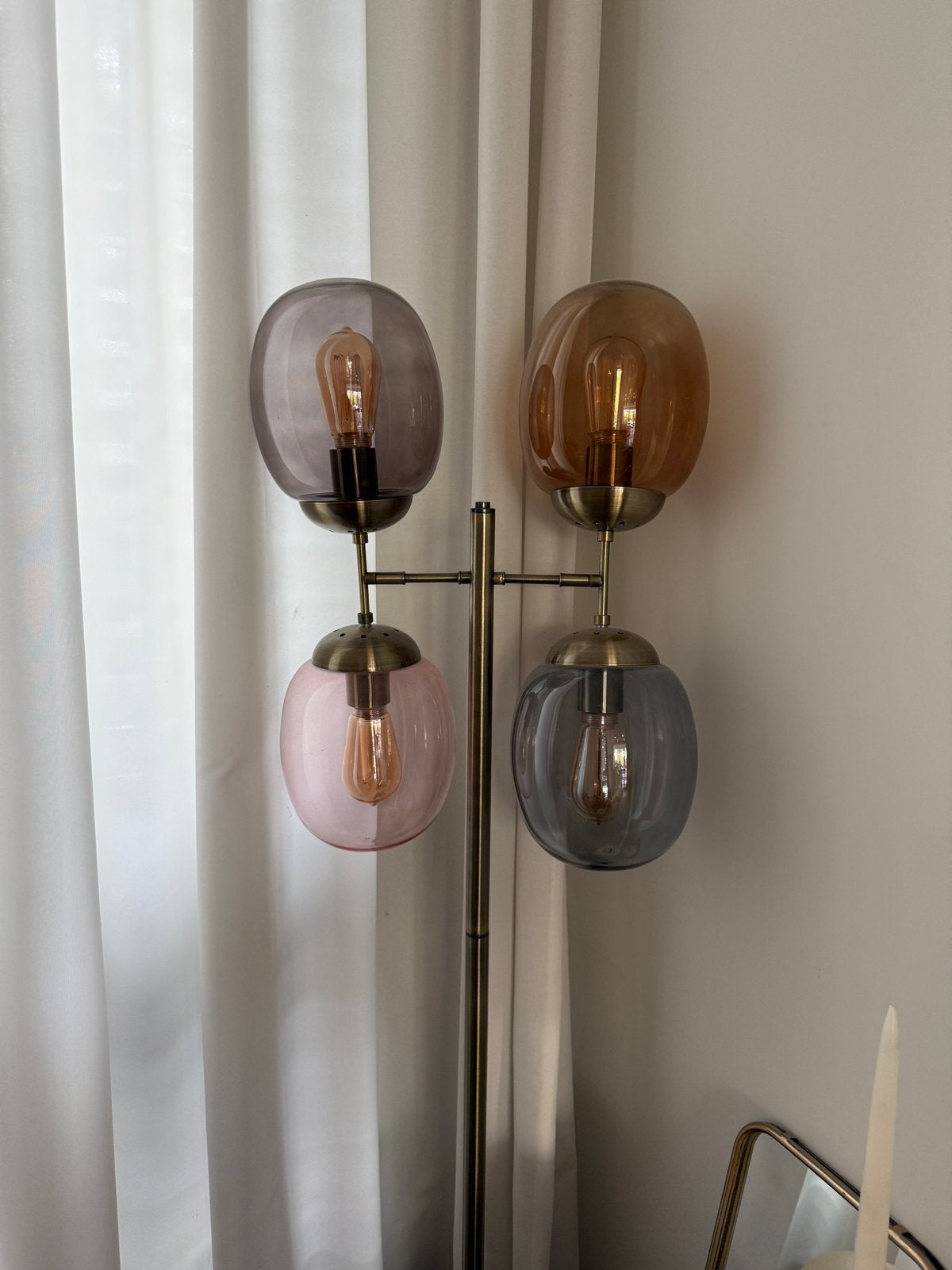 Staande lamp met marmeren voet en gekleurde glazen bollen, Ophalen, E27 (groot), Zo goed als nieuw, Metaal