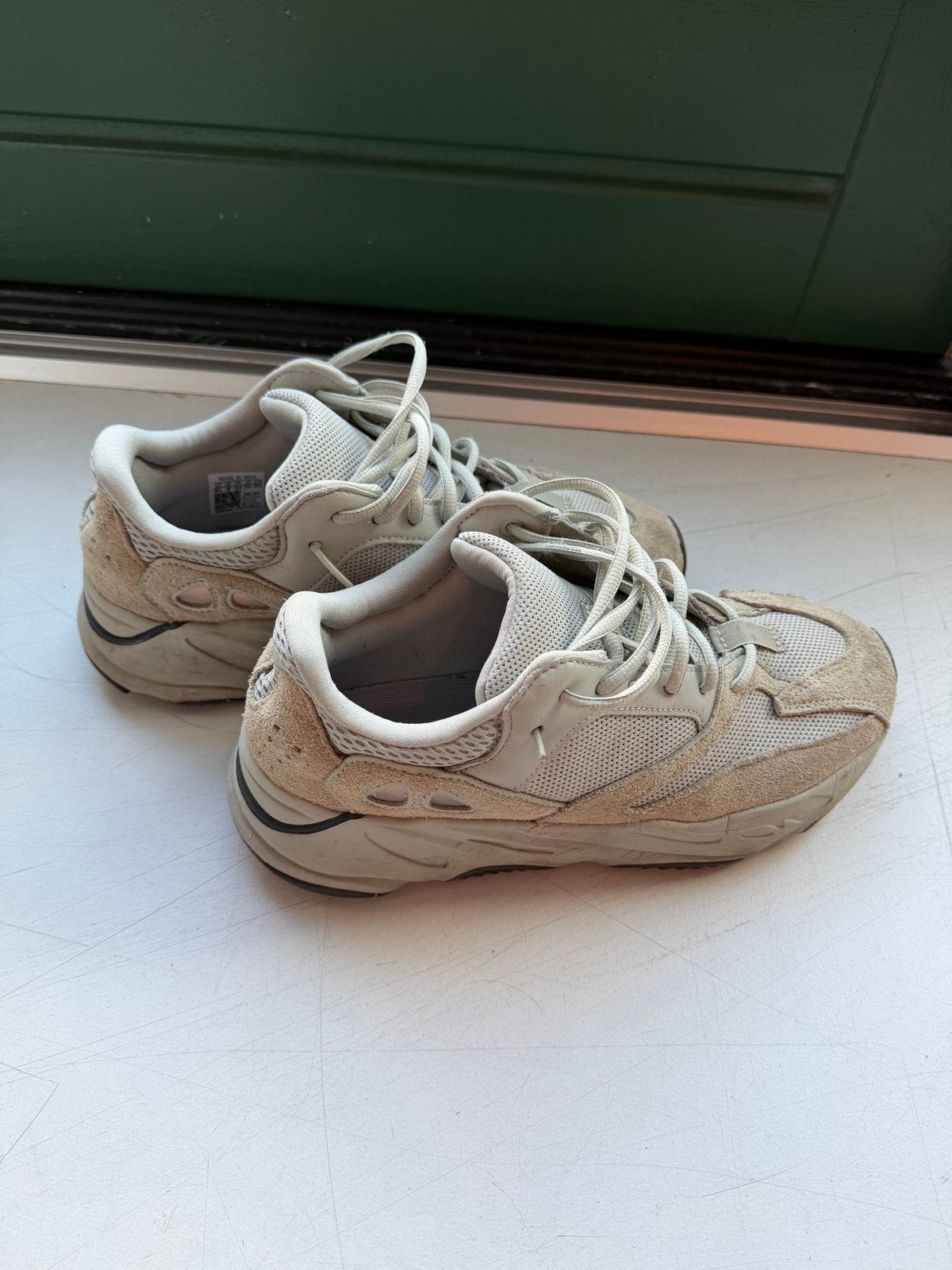 Adidas Yeezy Boost 700 V2 Tephra - Maat 42, Ophalen of Verzenden, Gedragen, Grijs, Sneakers of Gympen