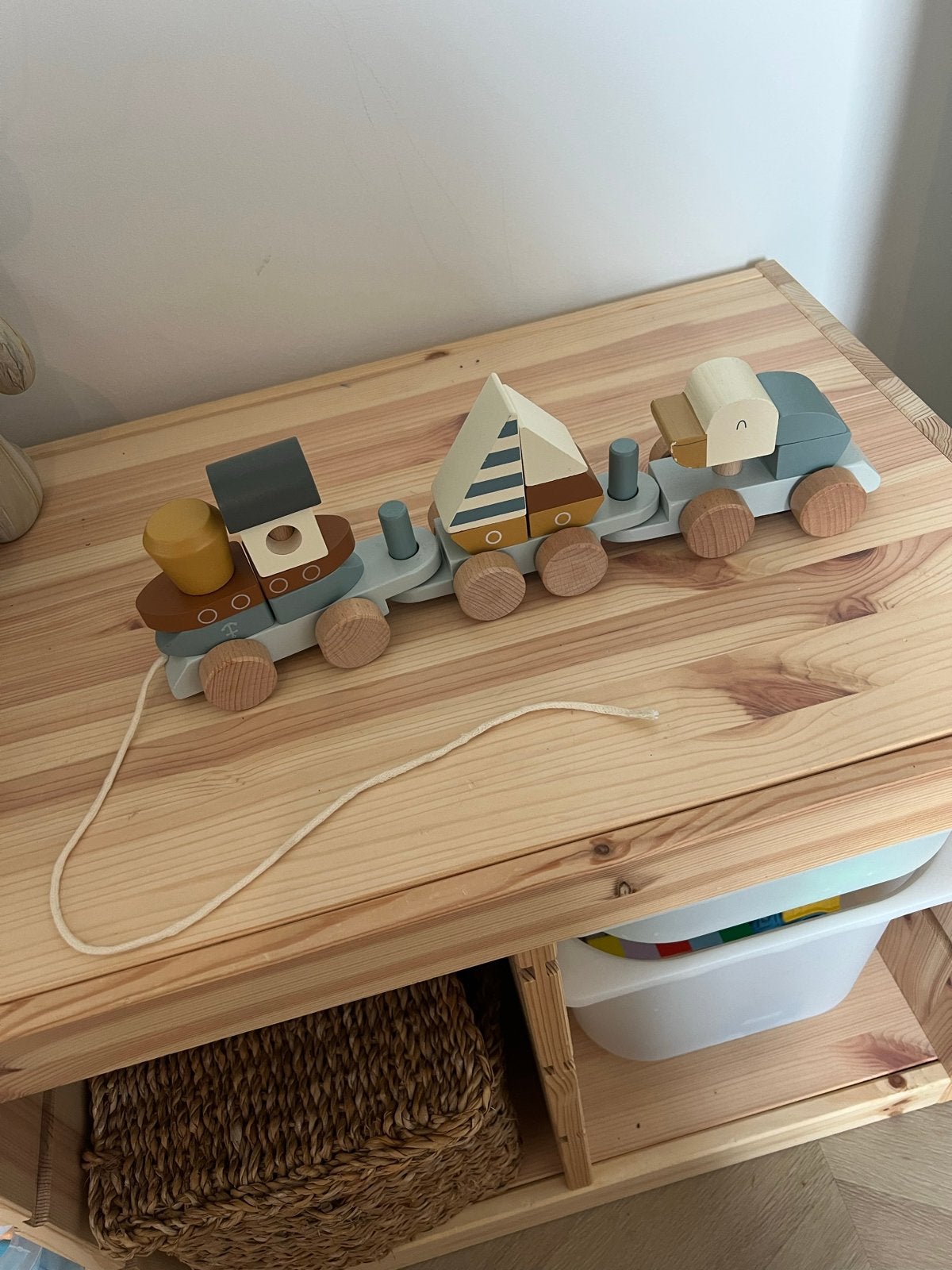 Little Dutch houten trein blauw - Zo goed als nieuw, Ophalen of Verzenden, Zo goed als nieuw, Duw- of Trekspeelgoed