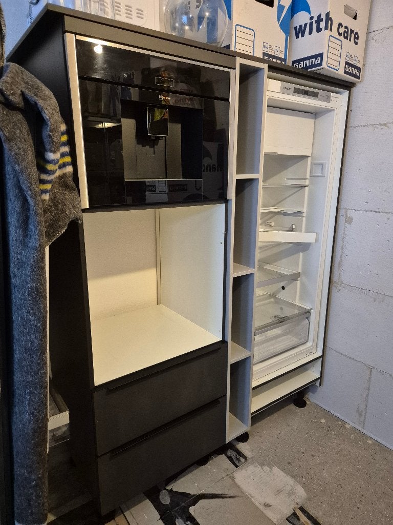 Keukenblok met inbouw koelkast en koffiezetapparaat, Ophalen, Gebruikt, 150 tot 200 cm, Grijs