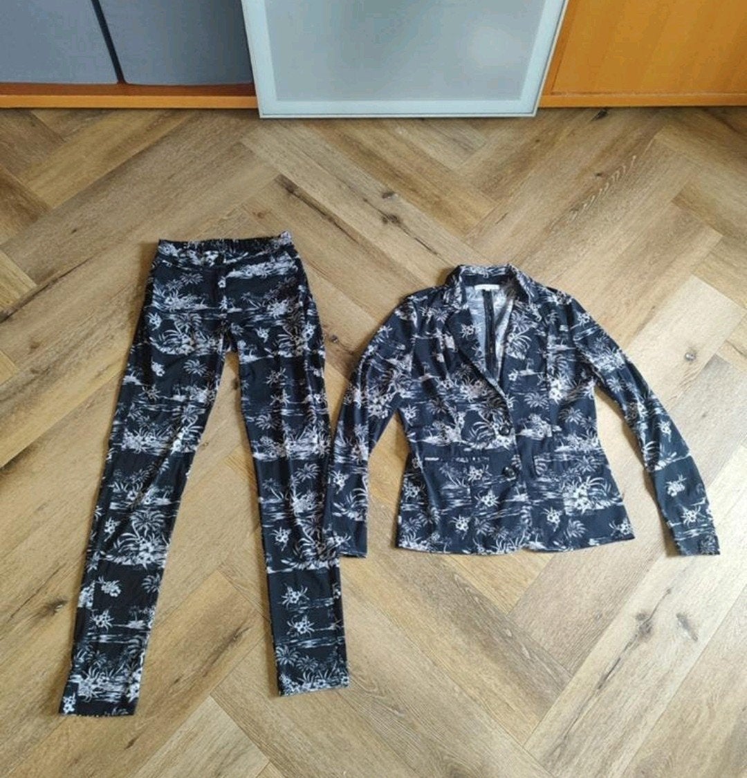 tramontana travelstof pak broek S blazer M, Ophalen of Verzenden, Zo goed als nieuw