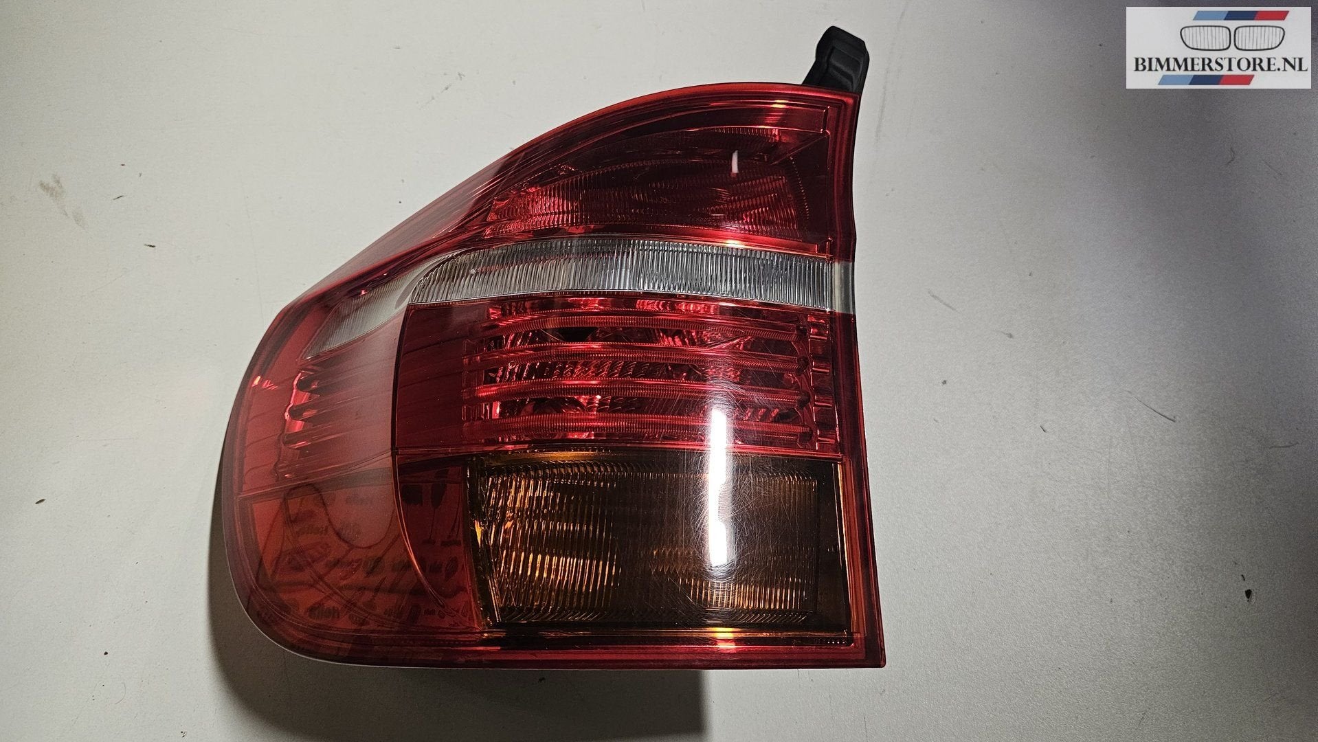 Achterlicht LED rood op zijpaneel links lichte kras BMW X5 E, Gebruikt, -, -, Ophalen of Verzenden