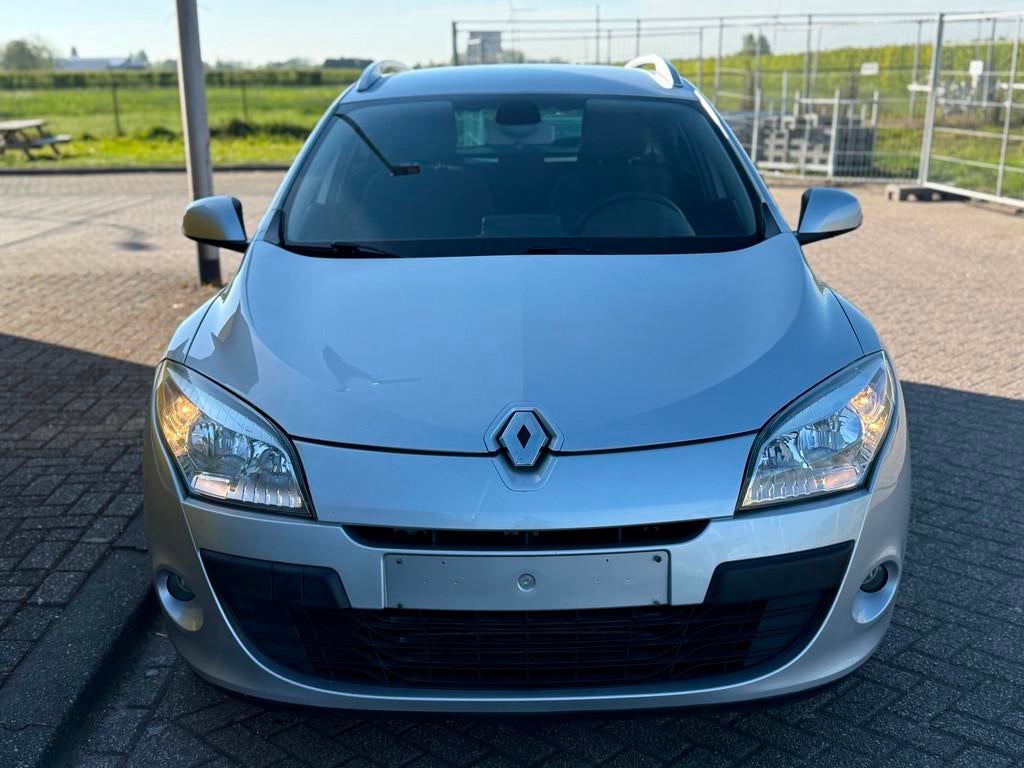 Renault Megane 1.5 dCi BJ 2010 Navigatie Pdc Airco Nette aut, Voorwielaandrijving, Stof, Gebruikt, 4 cilinders