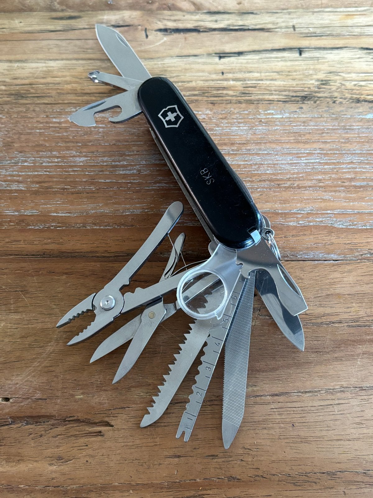 Victorinox Swiss Champ zakmes - Zwart, Ophalen of Verzenden, Gebruikt, Multitool, Overige merken