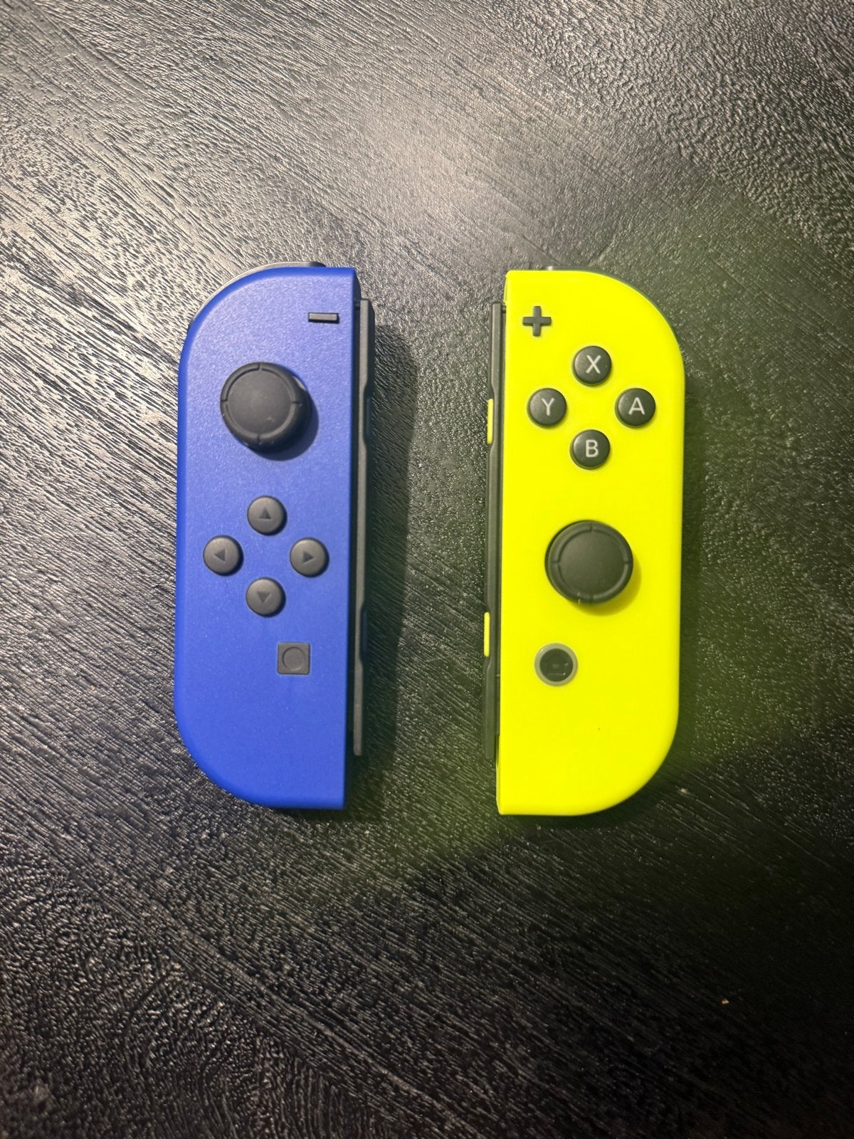 Nintendo Switch Joy-Cons Controllers - Blauw & Geel, Spelcomputers en Games, Ophalen of Verzenden, Zo goed als nieuw, Switch, Overige controllers