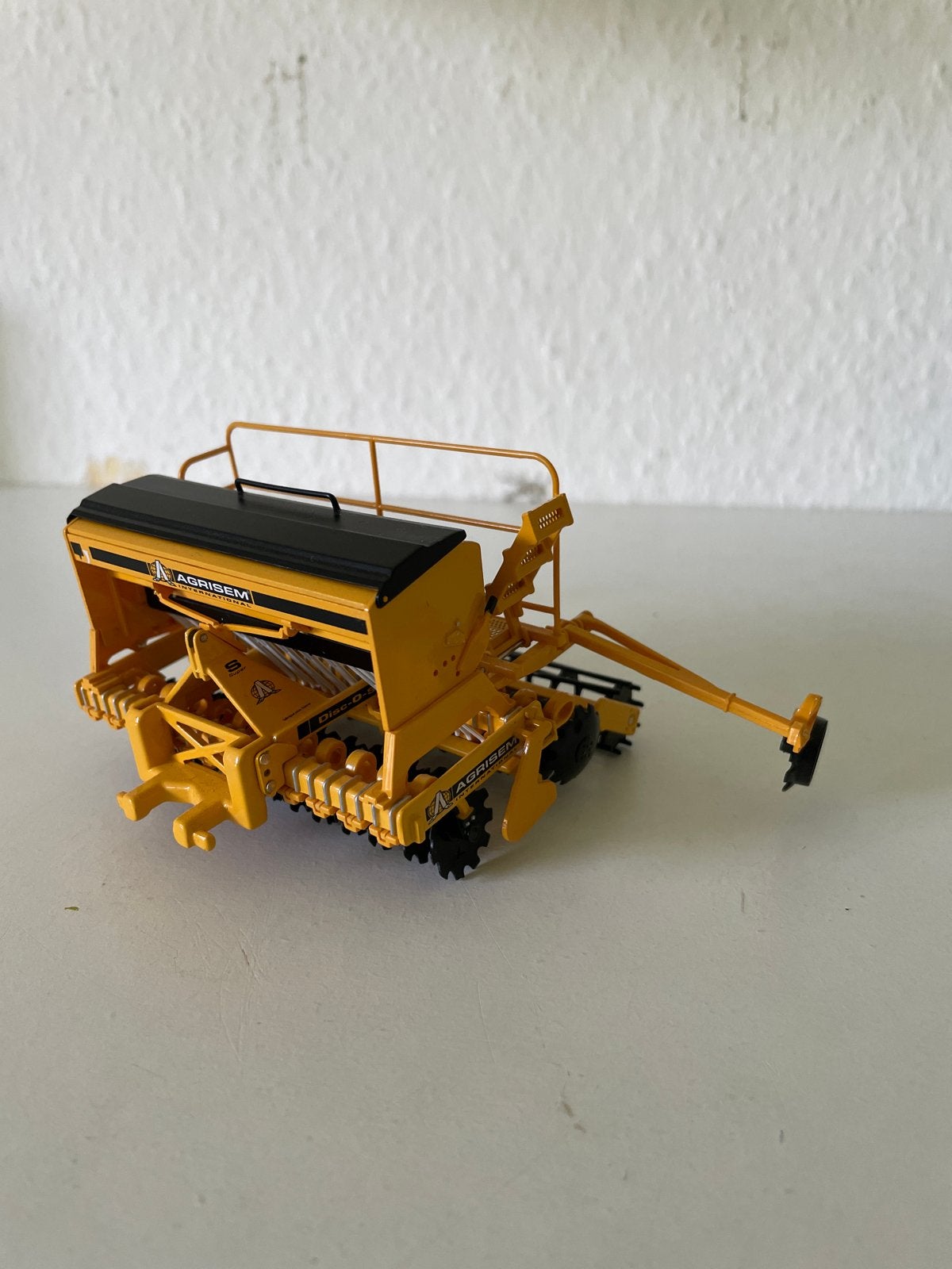 Agrisem Saaimachine 1:32 - Landbouw Miniatuur, Hobby en Vrije tijd, Modelauto's | 1:32, Ophalen of Verzenden, Gebruikt, Tractor of Landbouw