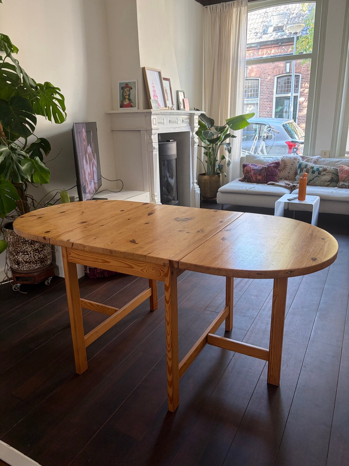 Uitschuifbare eettafel van grenenhout