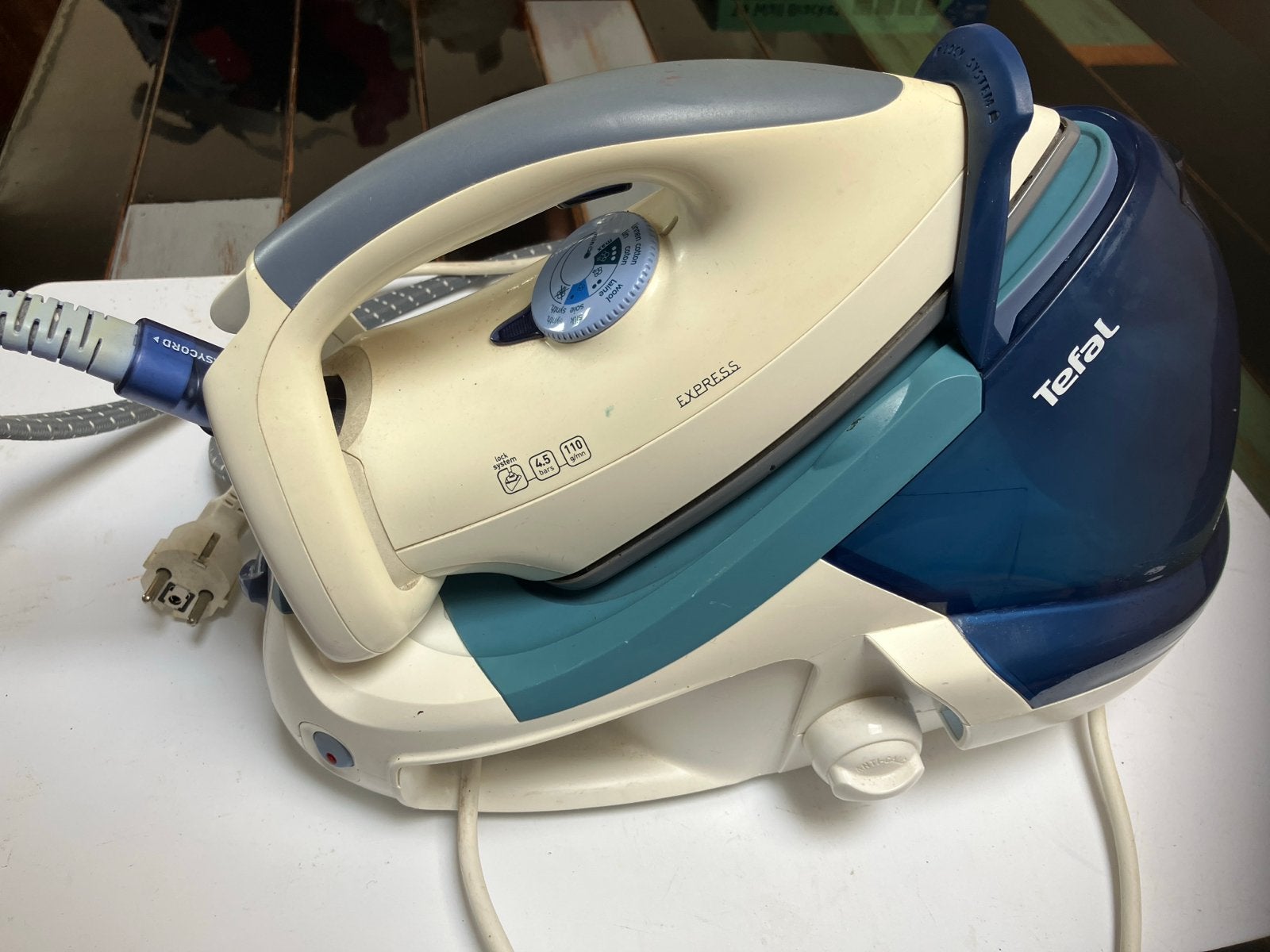 Tefal Express Stoomgenerator Strijkijzer, Ophalen of Verzenden, Gebruikt, Strijkijzer met snoer
