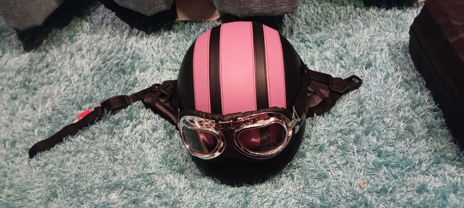 Roze en zwarte motorhelm met bril, Ophalen of Verzenden, Gebruikt, Medium, Onbekend