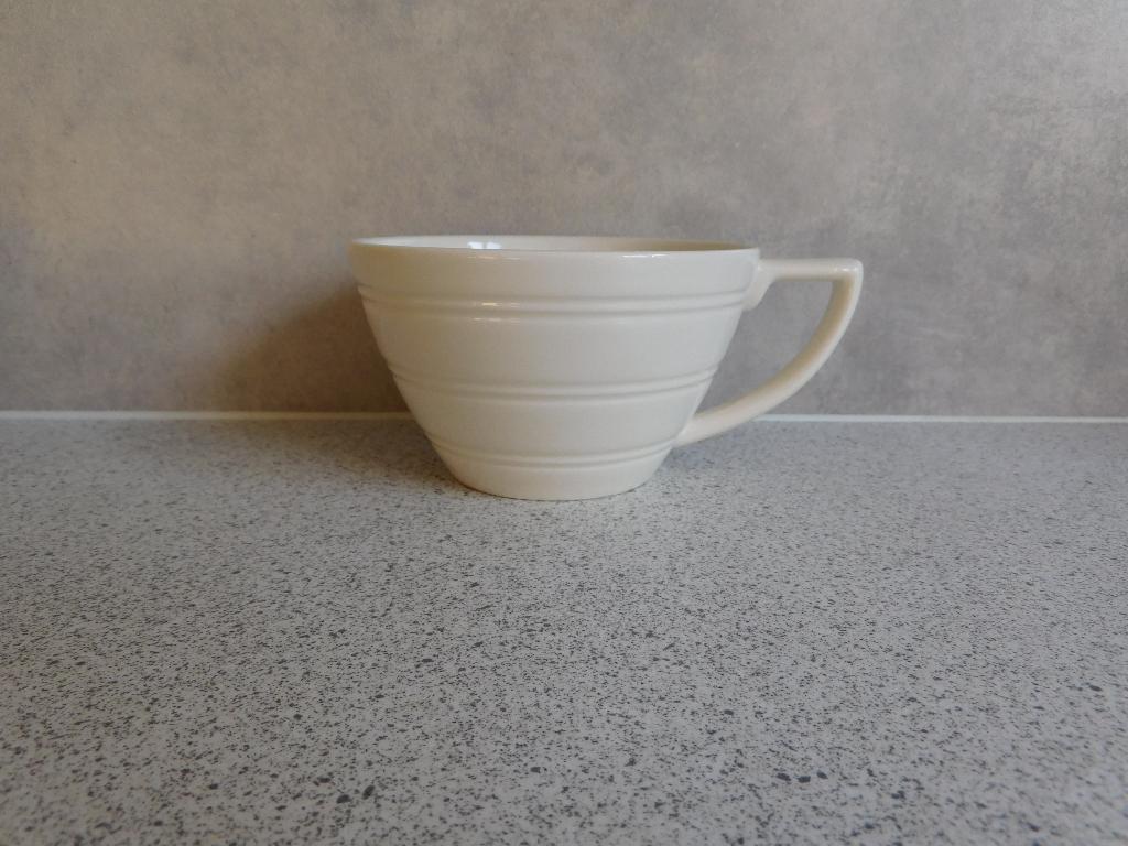 Kop 11x7,5 cm. Crème Jasper Conran Wedgwood, Huis en Inrichting, Keuken | Servies, Ophalen of Verzenden, Zo goed als nieuw, Wedgwood