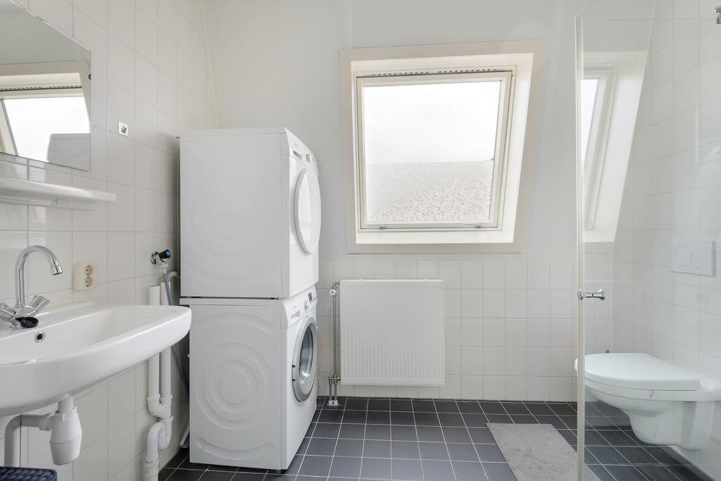 NEW LISTING // Zaandam – Rosmolenbuurt West  Tolstraat 6, Huizen en Kamers