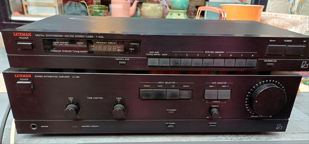 Luxman versterker (defect) en radio (werkend), Gebruikt, Tuner of Radio, Losse componenten, Ophalen