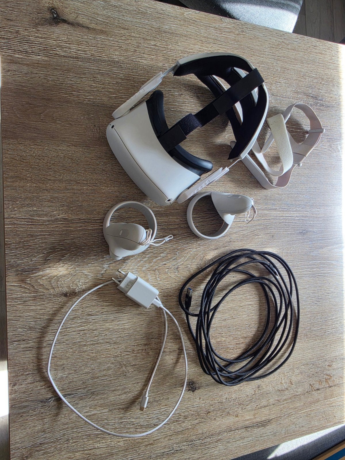 Oculus Quest 1 VR-bril - Complete set, Ophalen of Verzenden, Gebruikt, VR-bril, Overige platformen
