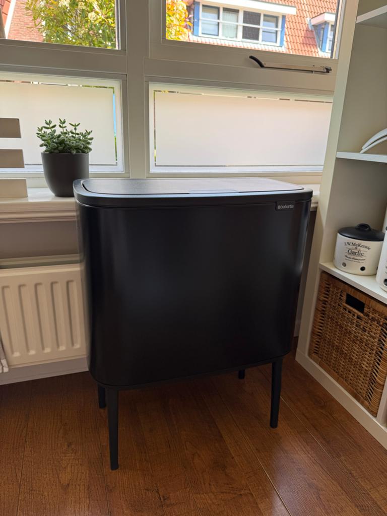 Brabantia Bo Touch Bin - Matt Black - 34 Liter, Ophalen of Verzenden, Zo goed als nieuw, 30 tot 40 liter, Metaal