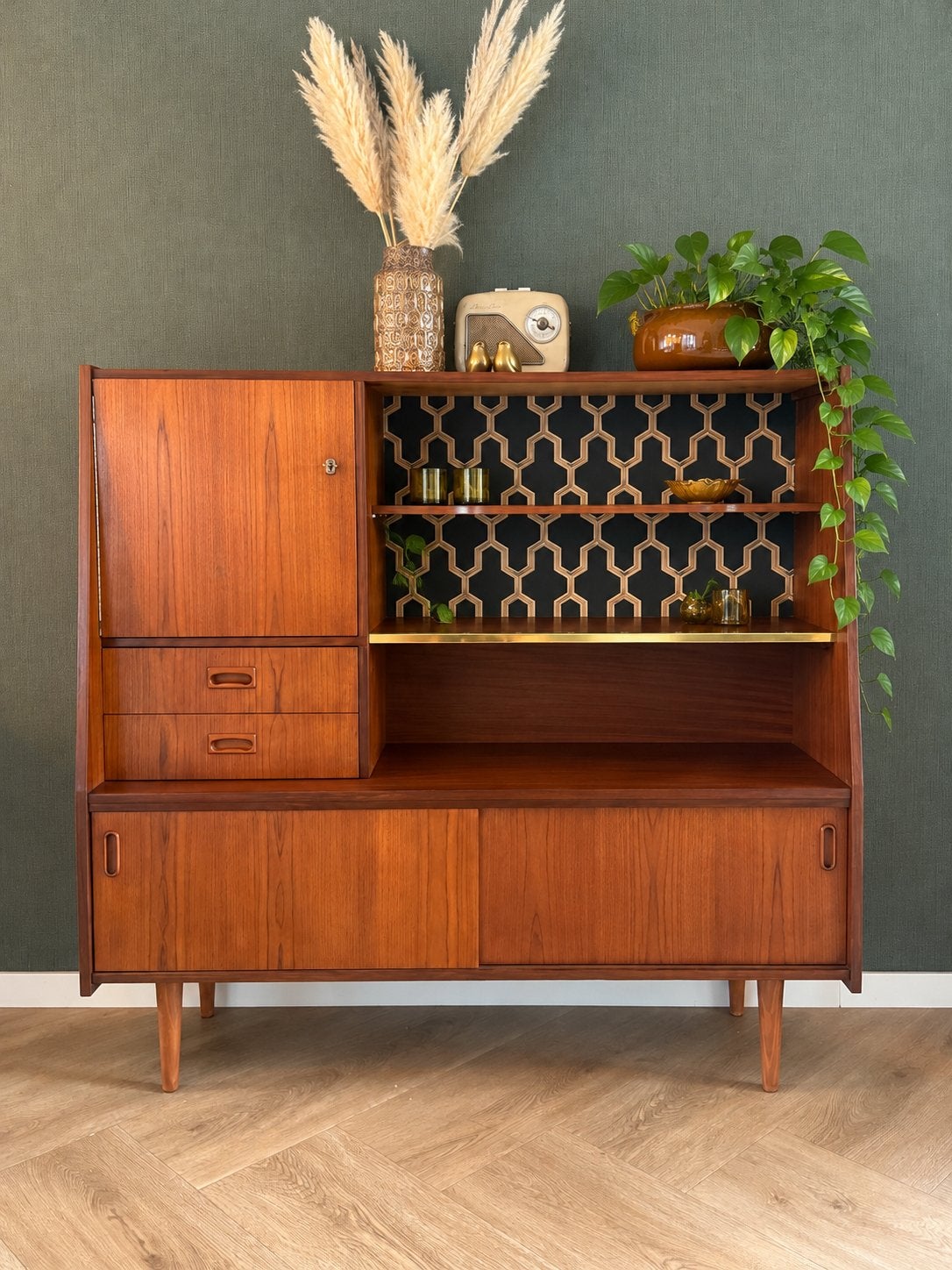 Vintage retro midcentury highboard met artdeco print, Ophalen, Vintage retro midcentury art deco deens scandinavisch 60's, 100 tot 150 cm