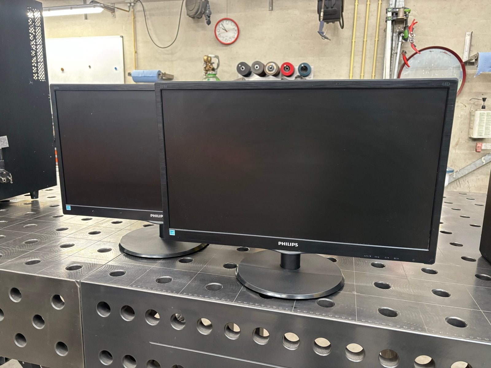 Philips 223V5L 21.5 inch Full HD Monitor (2 stuks), Computers en Software, Monitoren, Ophalen, Kantelbaar, Full HD, 60 Hz of minder