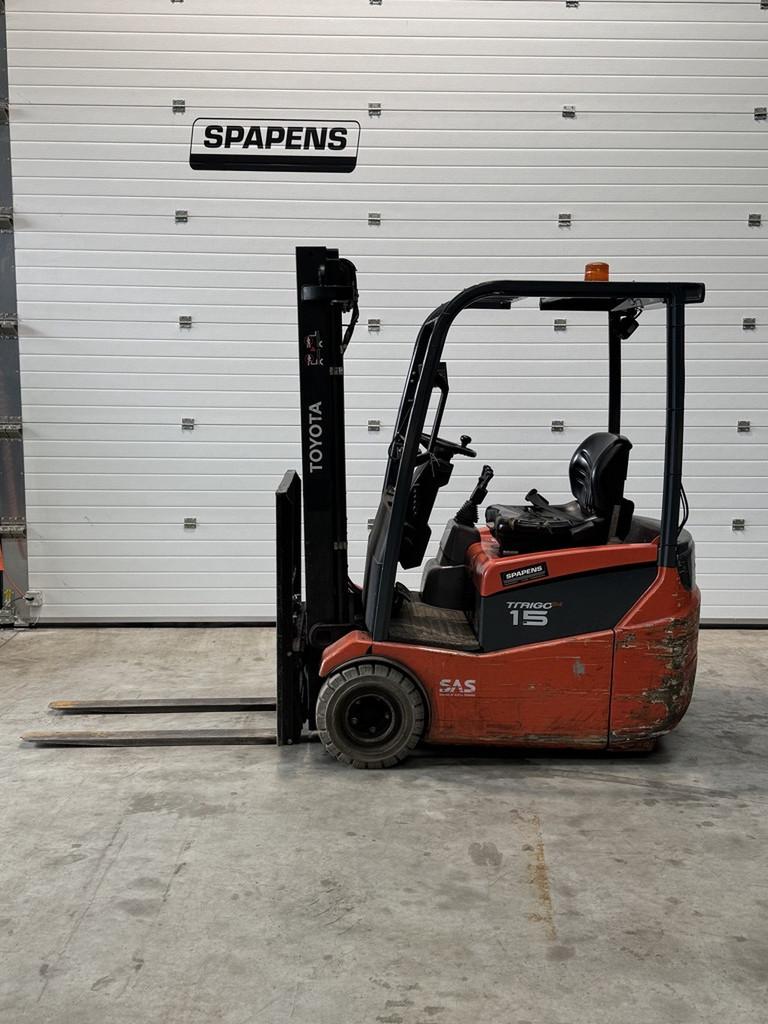 Toyota 1,5 ton triple side shift accu 2018, Zakelijke goederen, Machines en Bouw | Heftrucks en Intern transport, Svarvargatan 8
SE-595 81  Mjölby, SE