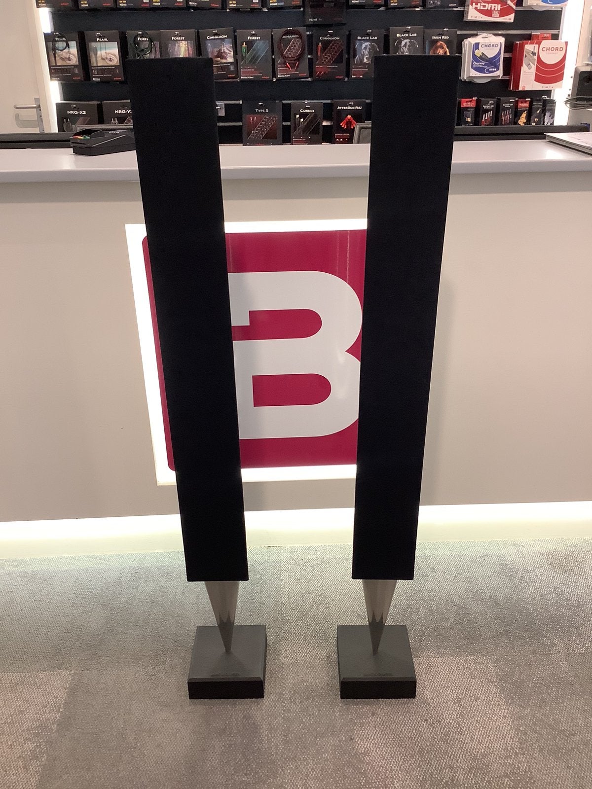 B&O Beolab 8000  Luidsprekers, Ophalen, Vloerstaande luidspreker, Www.bang-olufsen.com, Denemarken