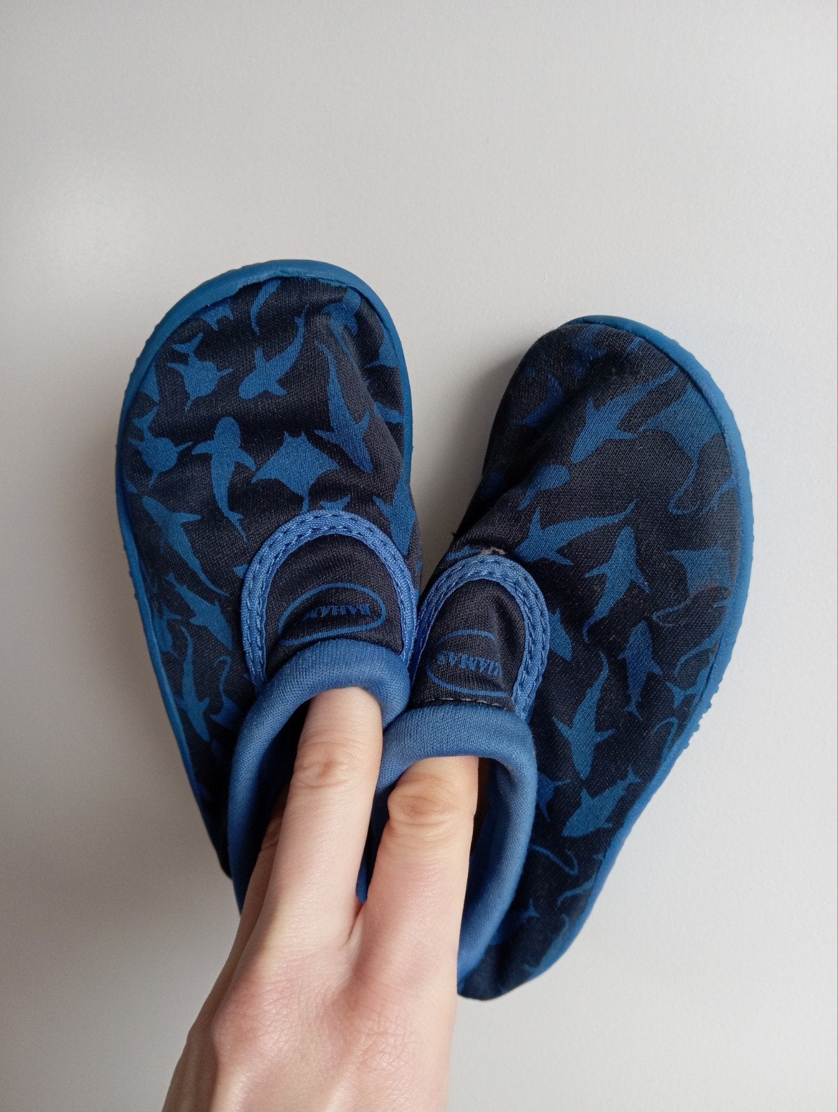 Zwemschoenen met haaienprint - Maat 27, Kinderen en Baby's, Babykleding | Baby-zwemkleding, Ophalen of Verzenden, Gebruikt, Jongetje