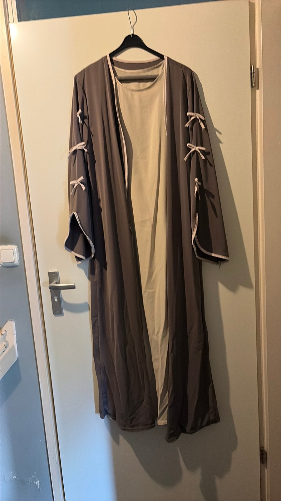 Laatste ‼️ mooie lange 2delige pak te koop nieuw ‼️‼️, Ophalen of Verzenden, Nieuw, Beige, Onder de knie