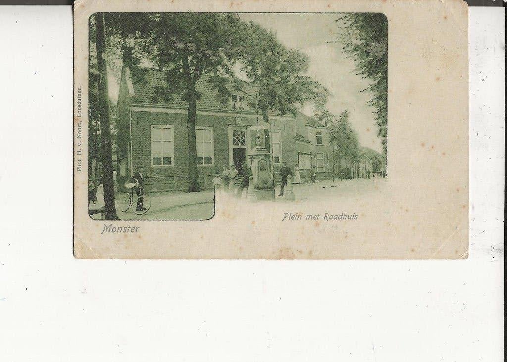 Monster Plein met Raadhuis en Dorpspomp H v Noort, Ophalen of Verzenden, Voor 1920, Ongelopen, Zuid-Holland