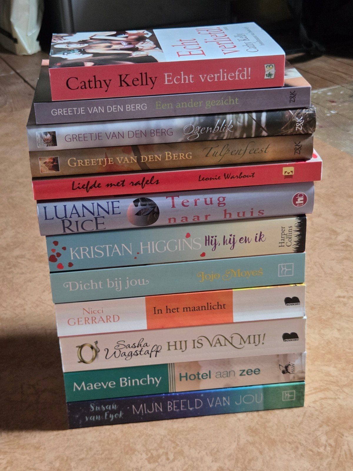 Boekenpakket: 12 Romans - o.a. Jojo Moyes!, Boeken, Ophalen of Verzenden, Gelezen