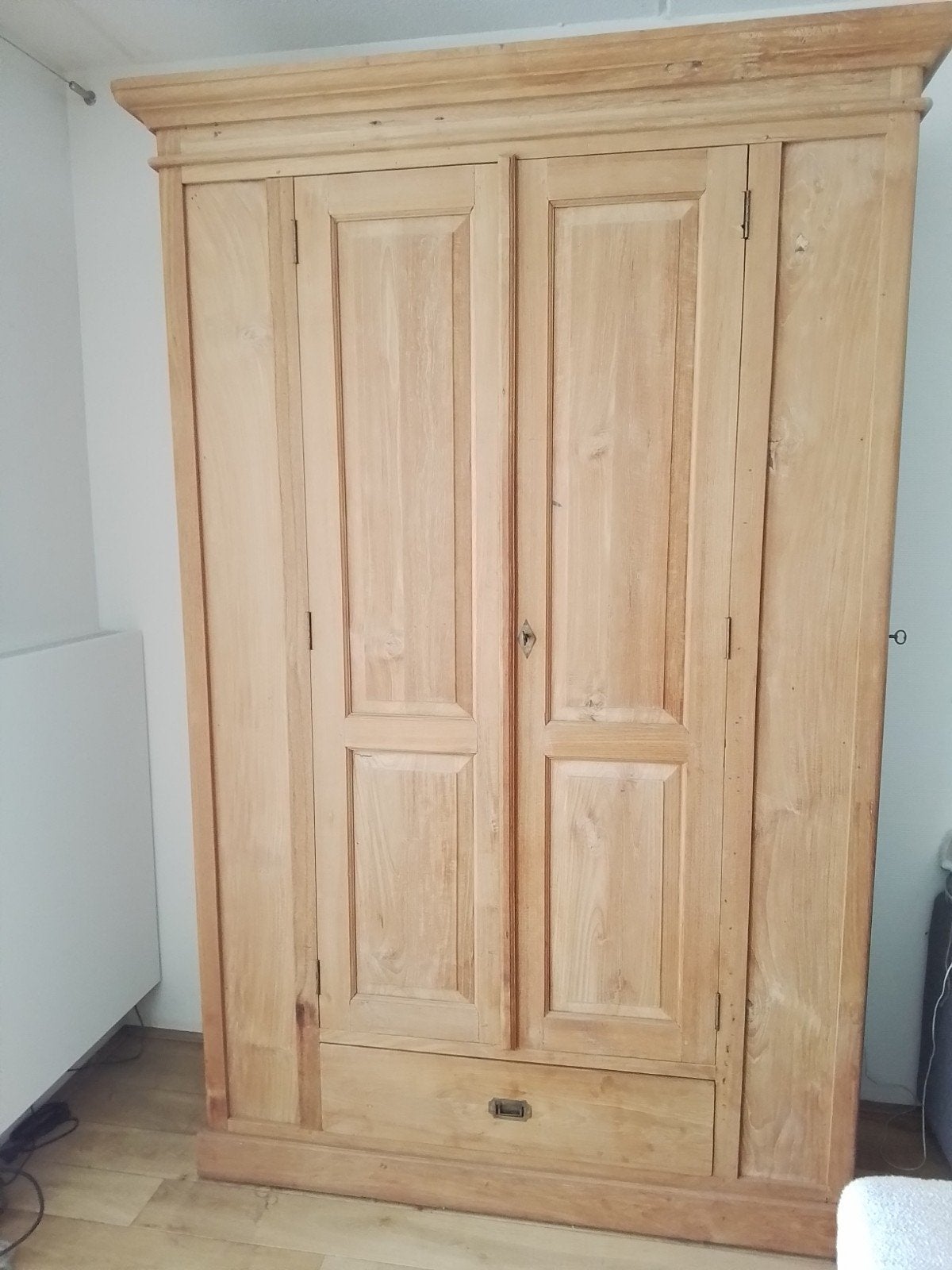Mooie stoere jagerskast van teakhout. Heel veel opbergruimte, Ophalen, Gebruikt, 100 tot 150 cm, 200 cm of meer