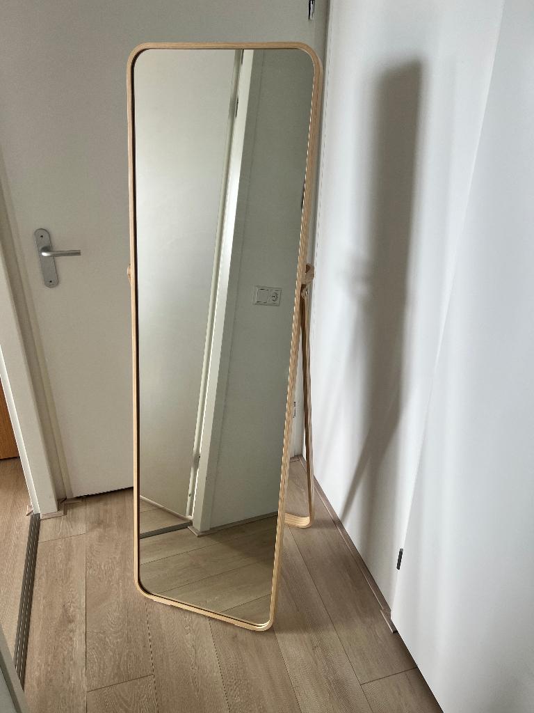 Staande spiegel IKEA IKORNNES, Huis en Inrichting, Woonaccessoires | Spiegels, Ophalen, Gebruikt, 150 tot 200 cm, Rechthoekig
